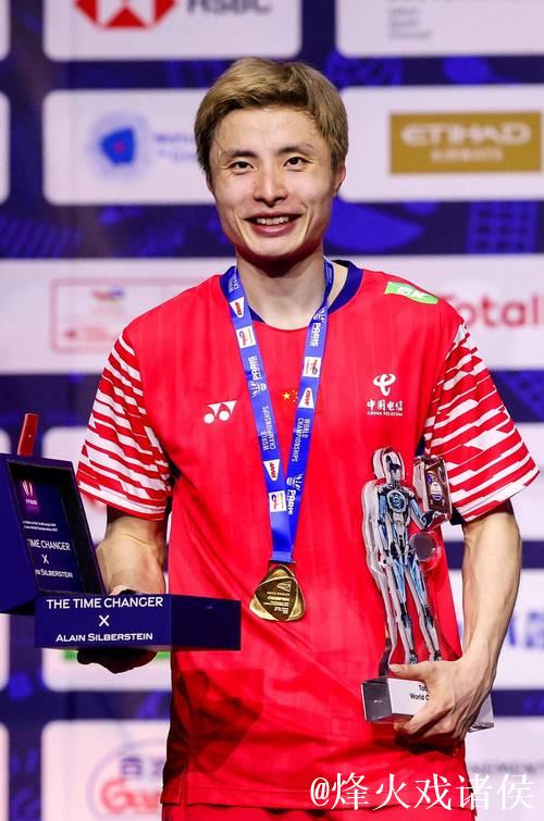 石宇奇获评世界羽联年度男单最佳运动员 石宇奇获评世界羽联年度男单最佳运动员